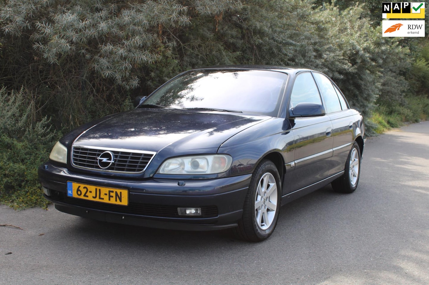 Opel Omega - 2.6i V6 Executive Edition Youngtimer Uniek! - AutoWereld.nl