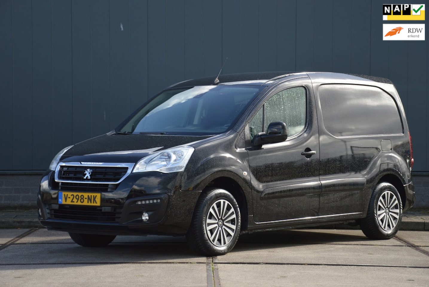 Peugeot Partner - 120 1.6 BlueHDi 75 L1 Premium Pack 120 1.6 BlueHDi 75 L1 Premium Pack Euro 6 - AutoWereld.nl