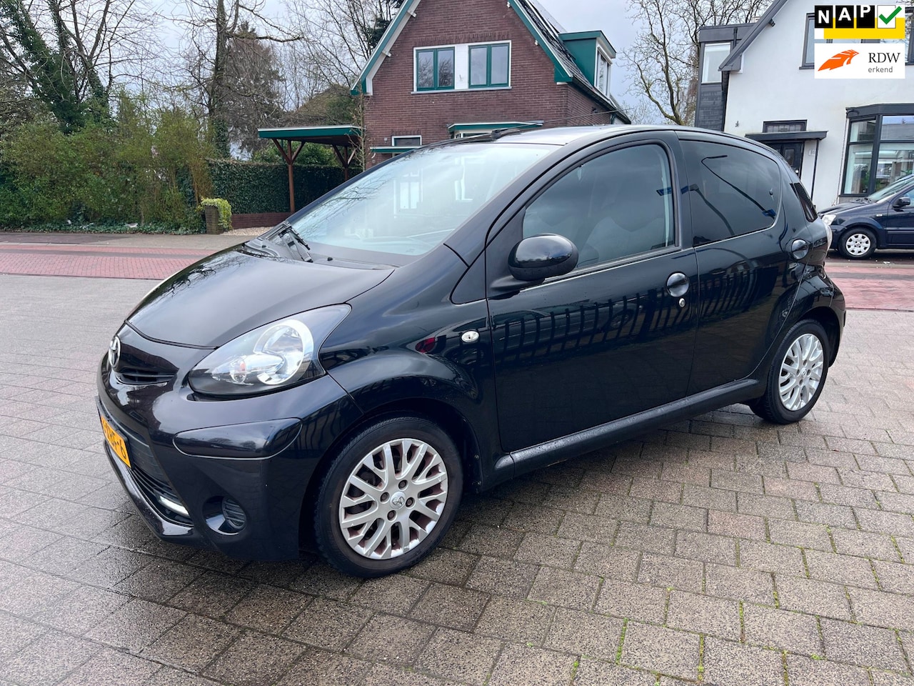 Toyota Aygo - 1.0 Aspiration Automaat Airco Isofix 5D LM NW APK - AutoWereld.nl