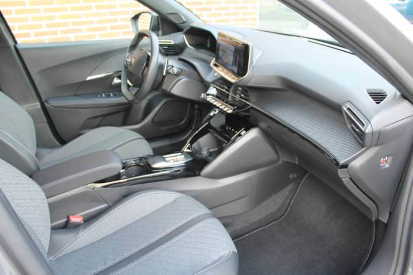 Peugeot 2008 - 1.2 PureTech Allure 1.2 Puretech 130pk Allure