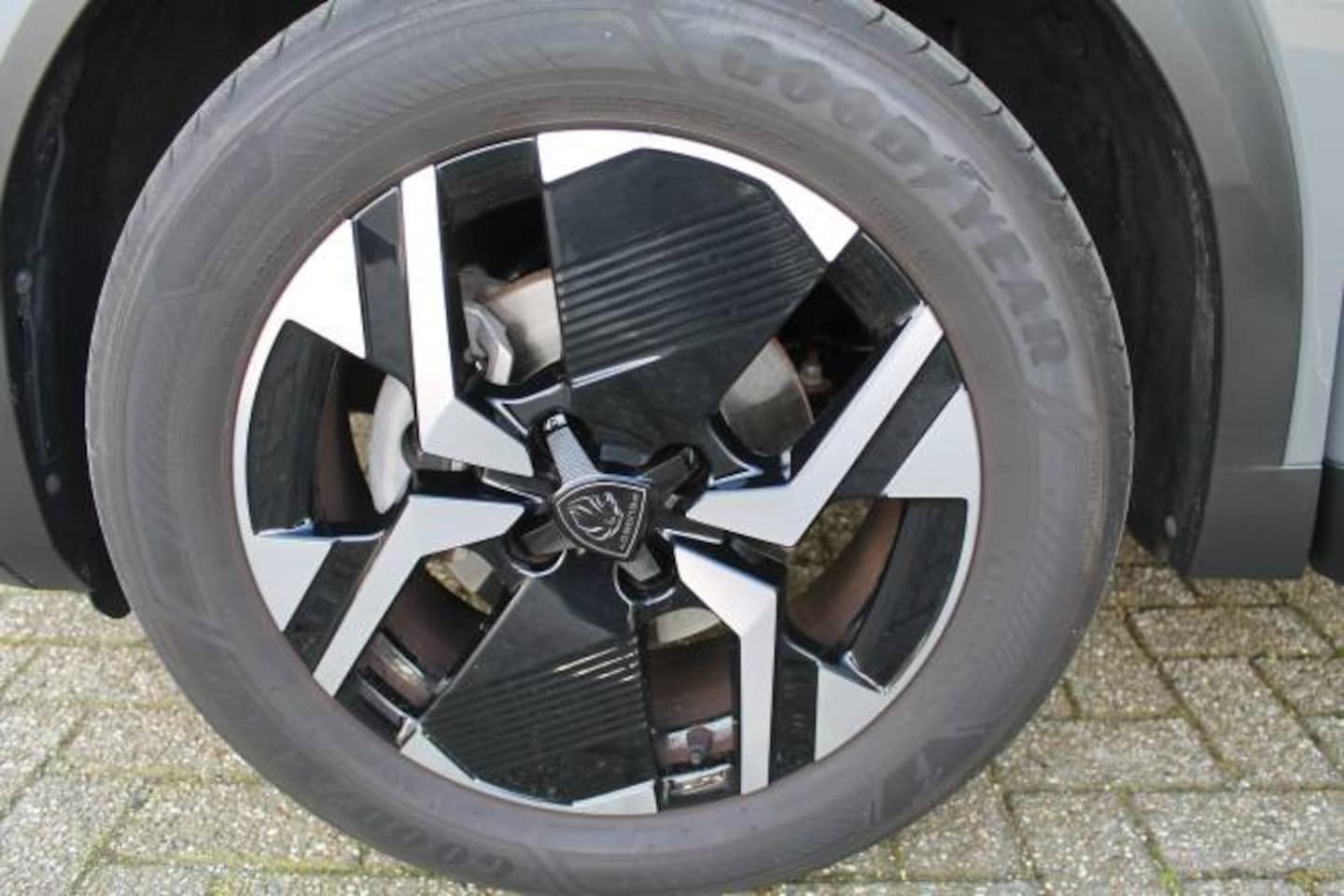 Peugeot 2008 - 1.2 PureTech Allure 1.2 Puretech 130pk Allure