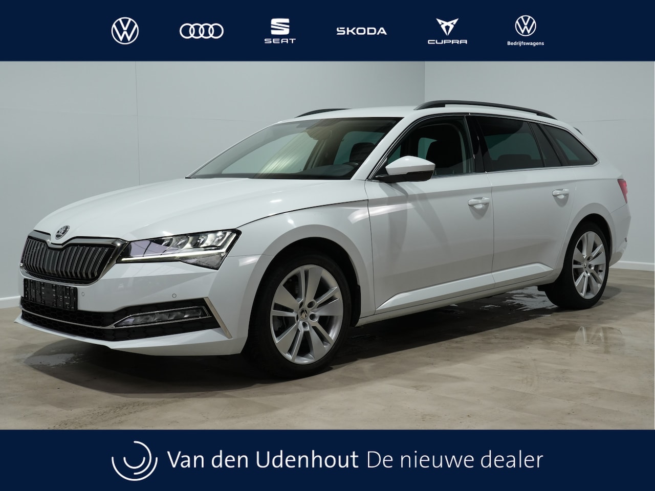 Skoda Superb Combi - 1.4 TSI iV 204pk PHEV Business Edition Plus Trekhaak Camera Navigatie Stoelverwarming Carp - AutoWereld.nl
