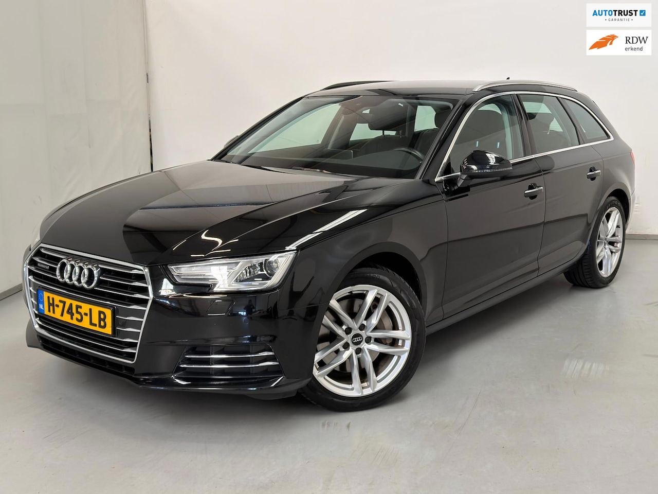 Audi A4 Avant - 2.0 TFSI Quattro / B&O / Virtual / Trekhaak - AutoWereld.nl