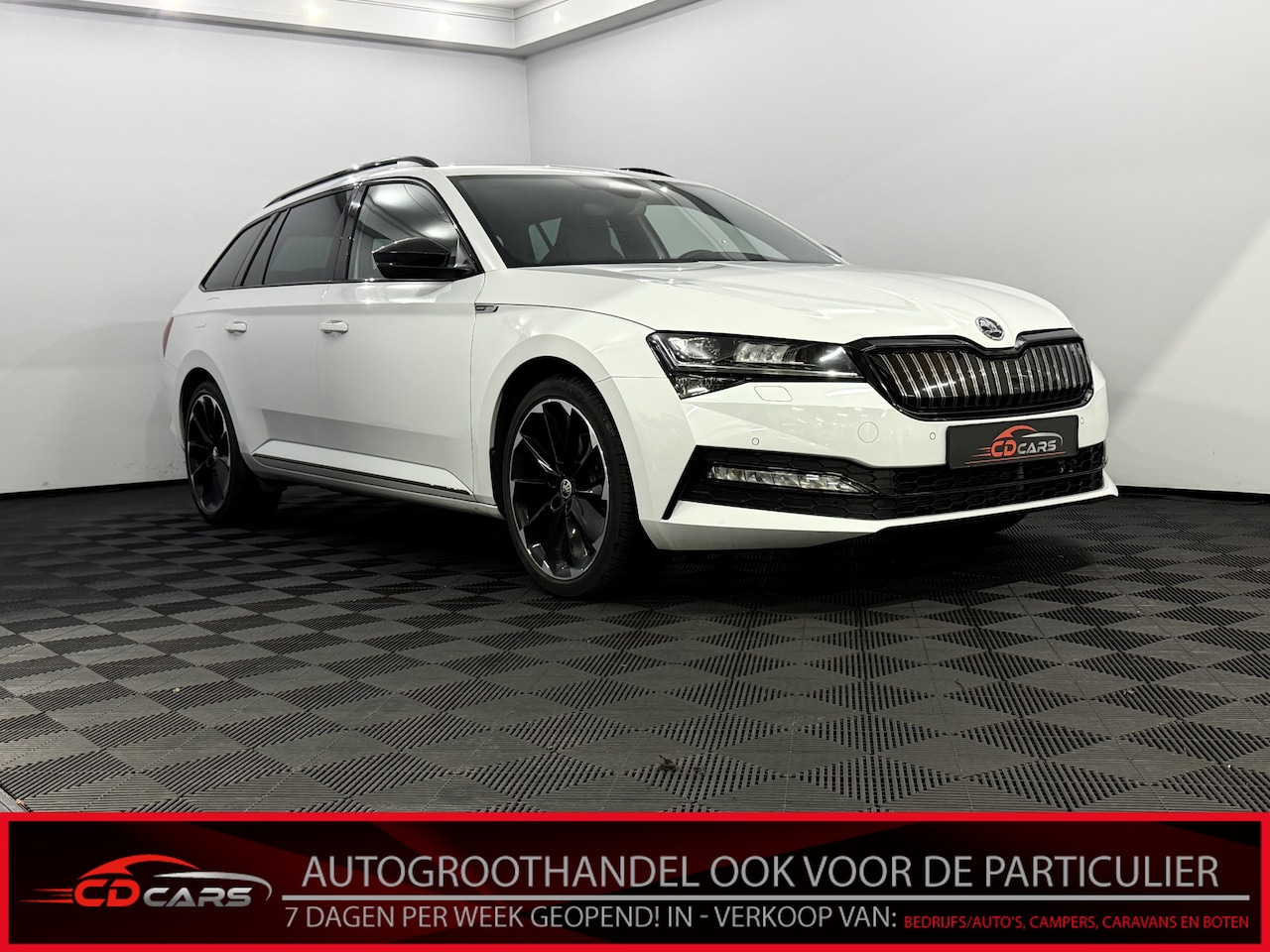Skoda Superb Combi - 1.4 TSI iV Sportline Business Half leder, Camera, Apple carplay, Memery stoelen, Stoelverw - AutoWereld.nl
