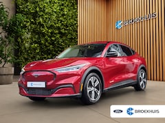 Ford Mustang Mach-E - Standard RWD 75 kWh | NL auto | 1e eig. | Unieke km. stand | Trekhaak | 360 Camera | Stuur