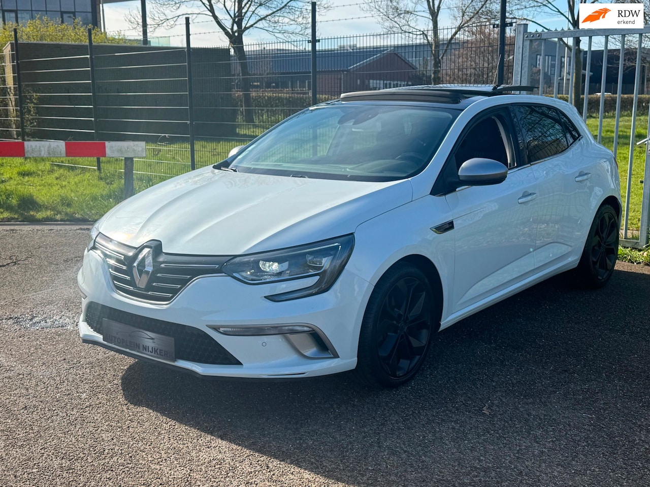 Renault Mégane - 1.3 TCe GT-Line Aut Panodak LED Camera - AutoWereld.nl