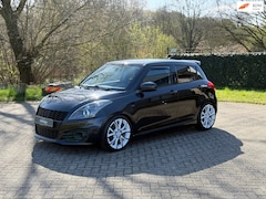 Suzuki Swift - 1.6 Sport 136PK I CARPLAY I REMUS UITLAAT I NWE BANDEN I ZEER MOOI
