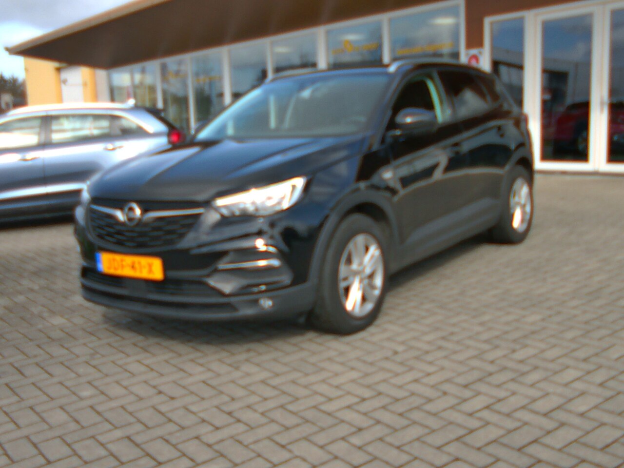 Opel Grandland X - 1.2 Turbo Online Edition 1.2 Turbo Online Edition - AutoWereld.nl