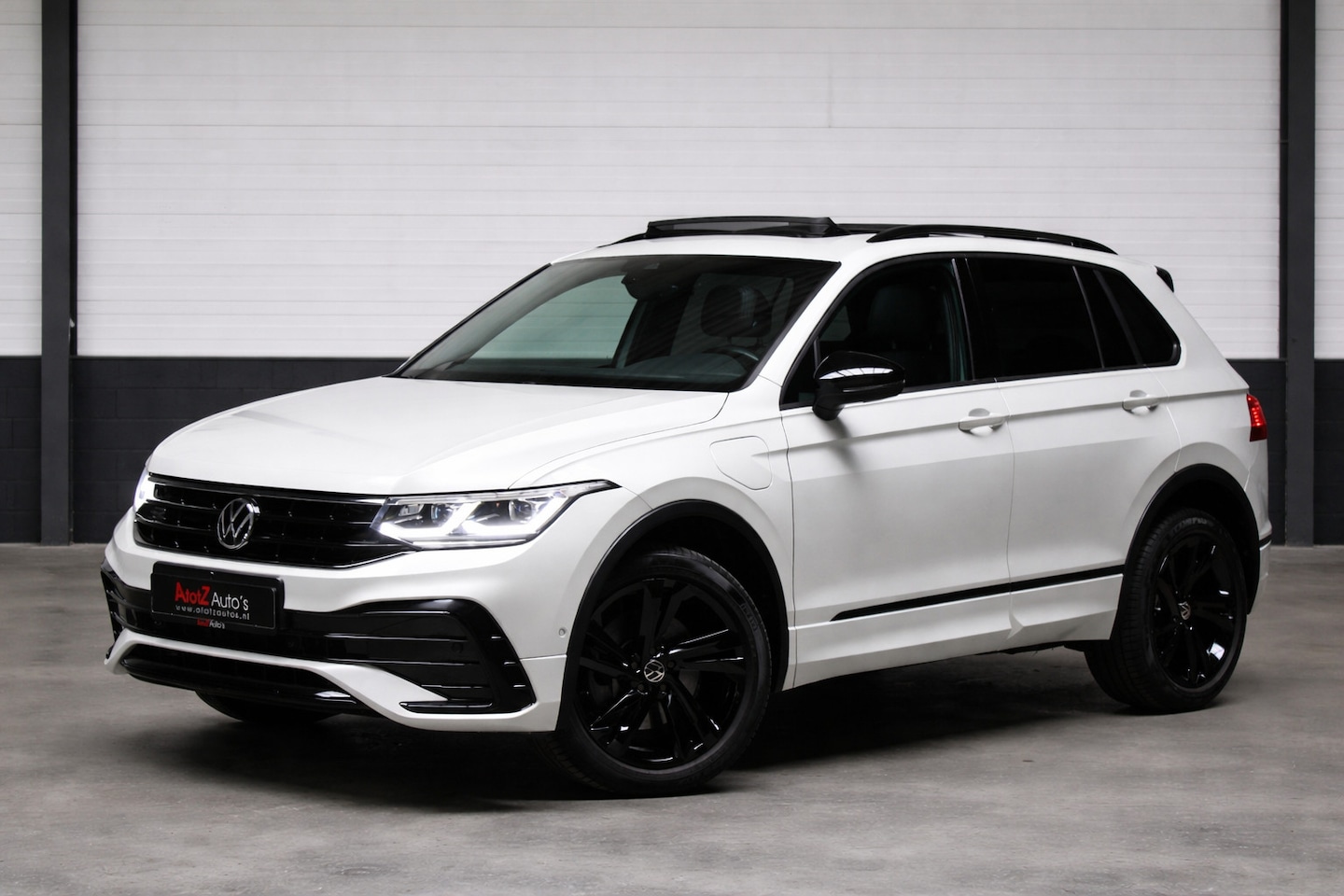 Volkswagen Tiguan - 1.4 TSI eHybrid R-Line l Pano Leder IQ - AutoWereld.nl