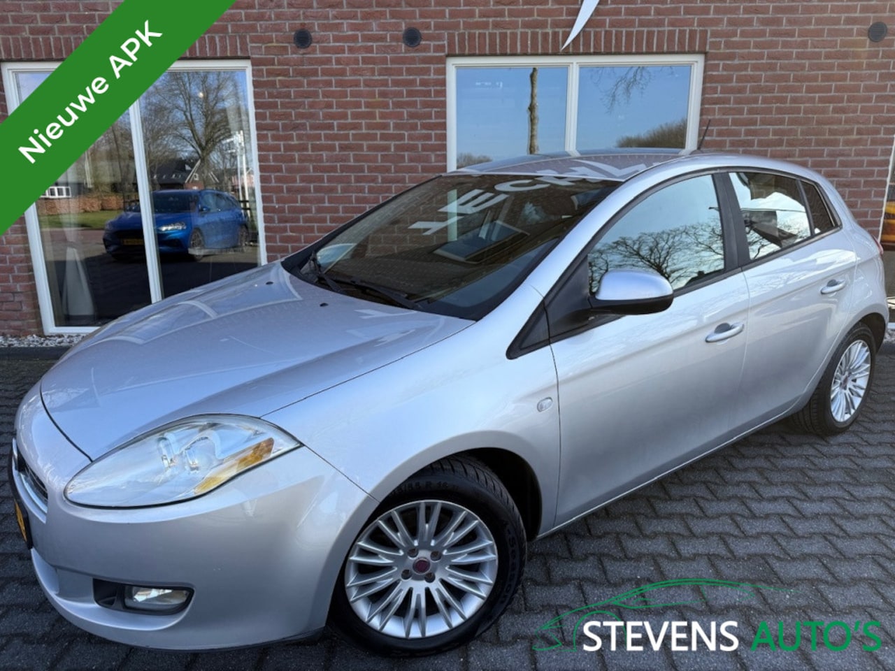 Fiat Bravo - 1.4 T-Jet Corporate NIEUWE APK / RIJDT GOED / AIRCO / CRUISE / C - AutoWereld.nl