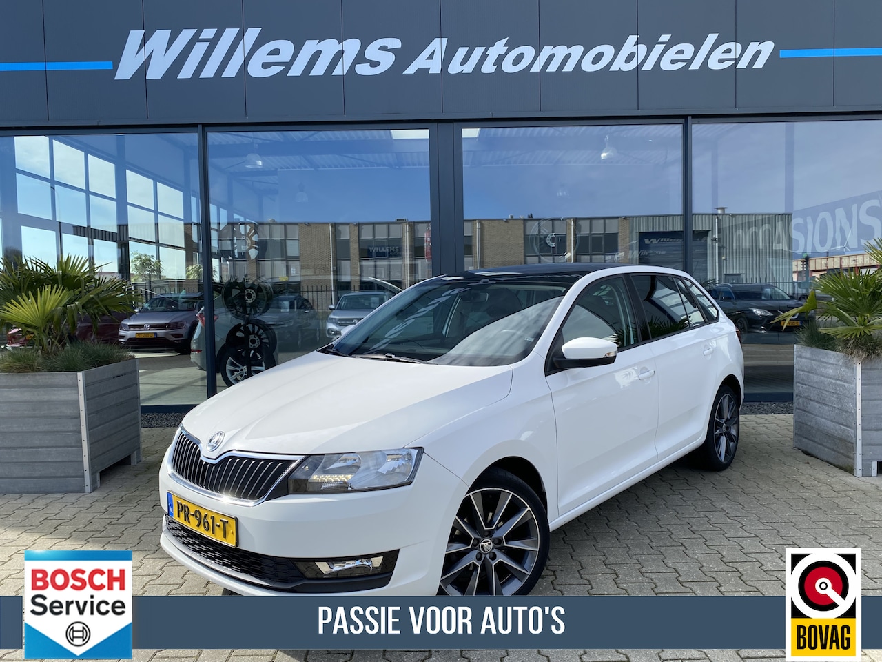 Skoda Rapid Spaceback - 1.0 TSI Greentech Drive Panorama dak, Stoelverwarming & Lederen Bekleding - AutoWereld.nl