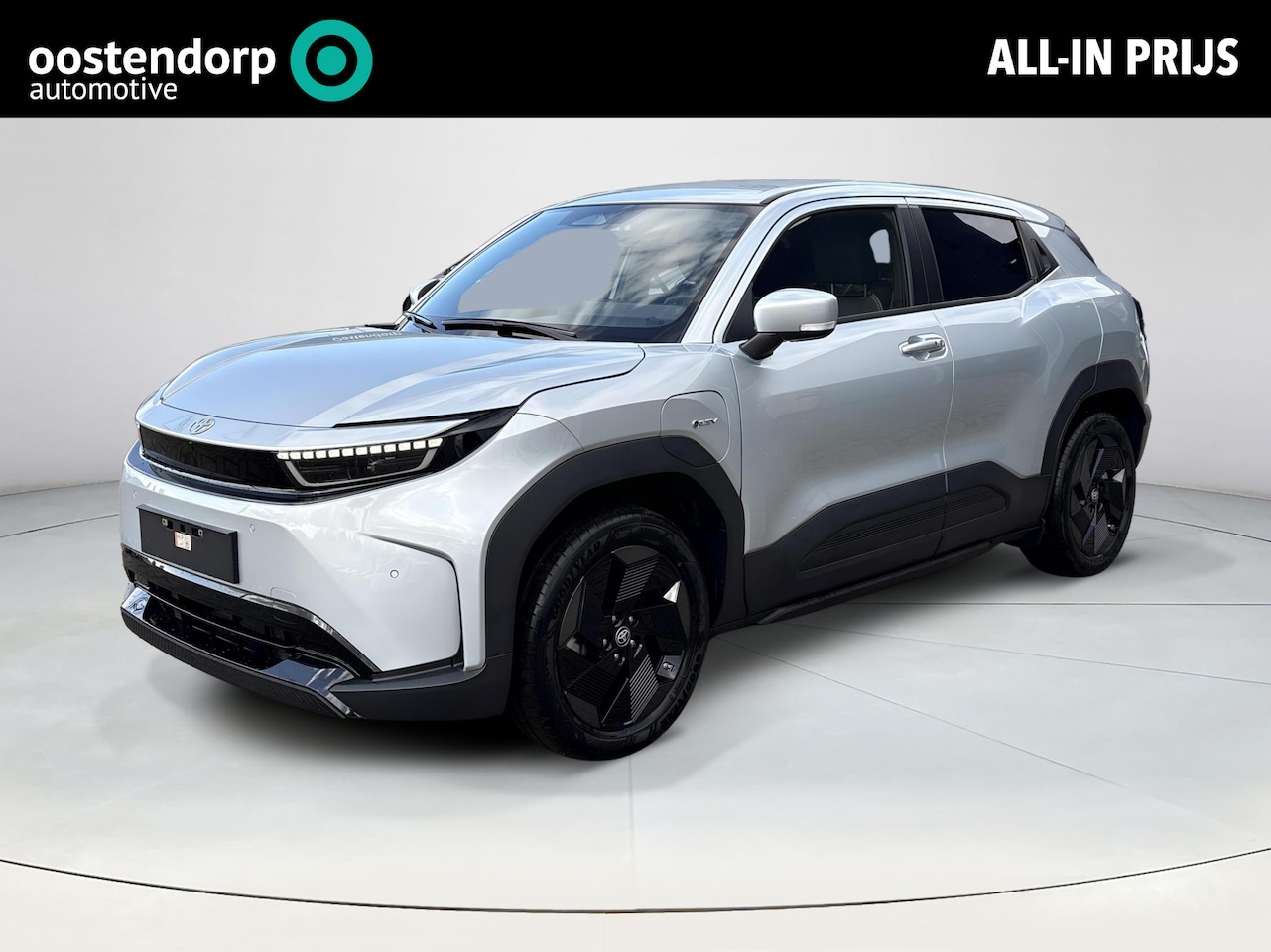 Toyota Urban Cruiser - Dynamic 61 kWh **SPLENDID SILVER/ NIEUWE AUTO/ DIRECT LVERBAAR** - AutoWereld.nl