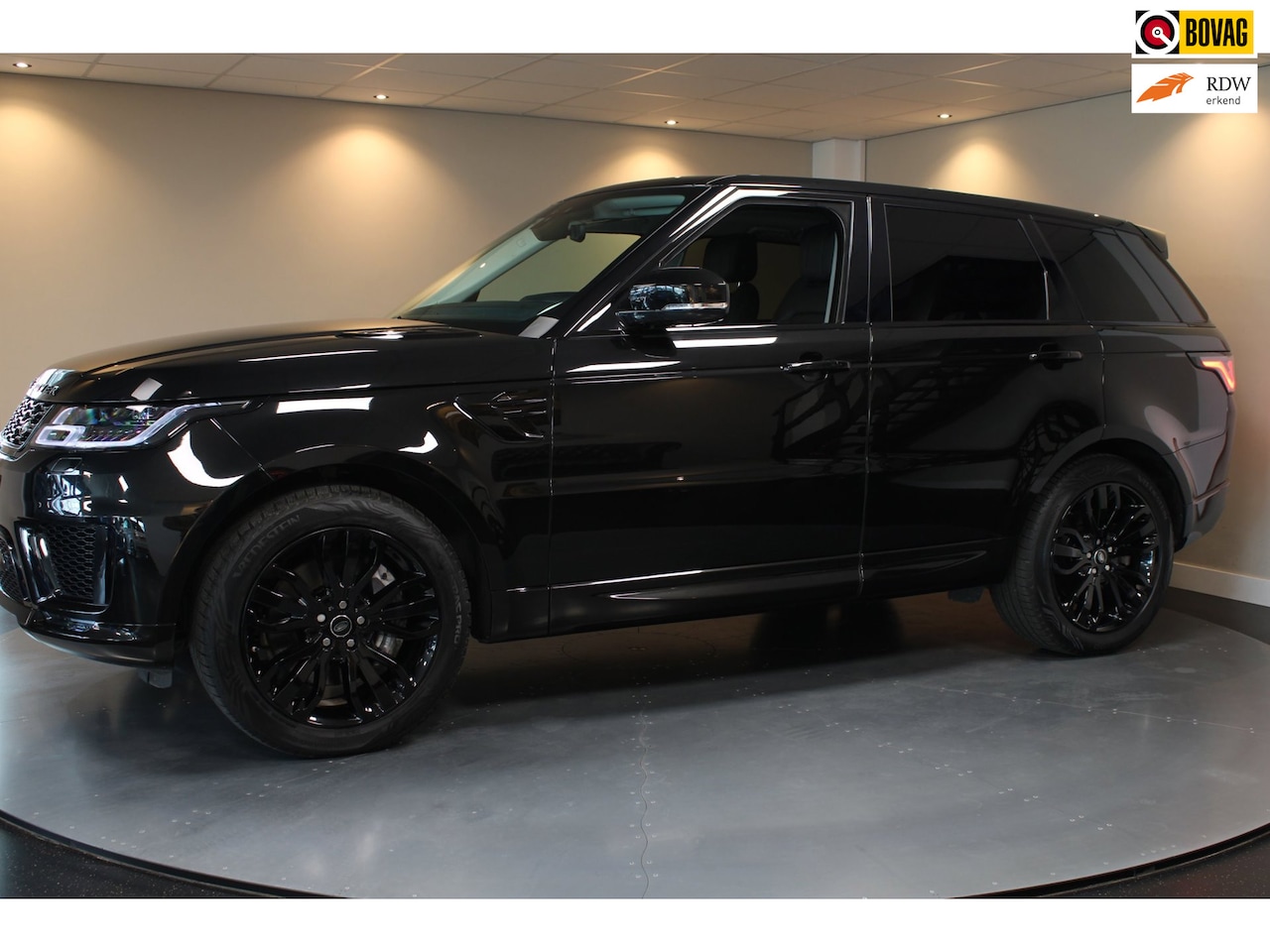 Land Rover Range Rover Sport - 2.0 P400e Dynamic *404PK!* Full-black|Carplay|Trekhaak|All-seasons - AutoWereld.nl