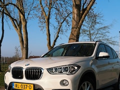 BMW X1 - 2.0i sDrive 20i | PANO | Leder | Sportstoelen
