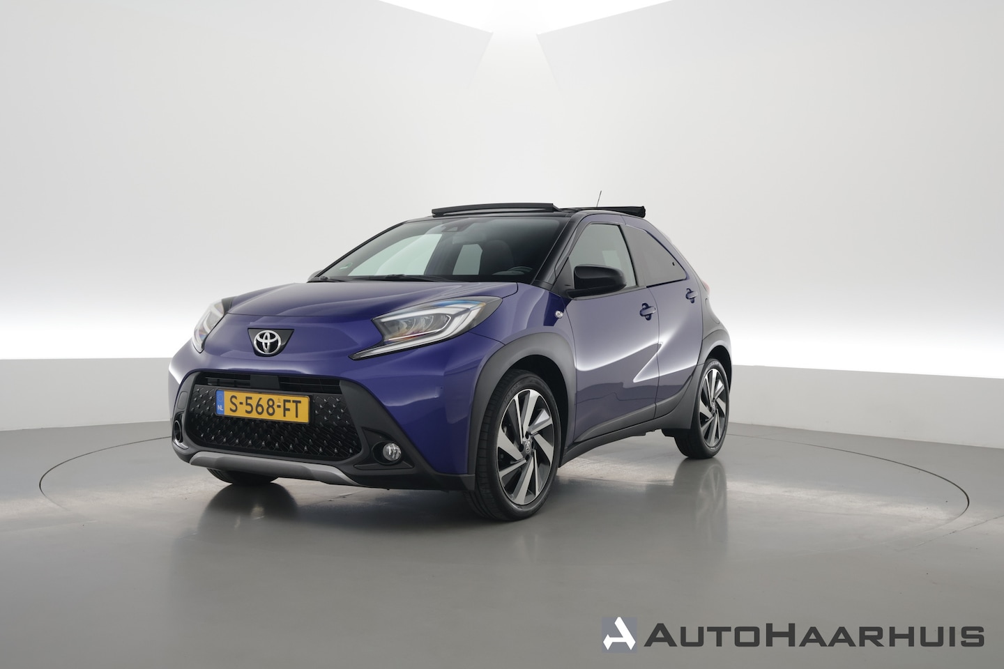 Toyota Aygo X - 1.0 VVT-i S-CVT Envy | Softtop | JBL Audio | Adapt. Cruise | Camera | Apple CarPlay | LED - AutoWereld.nl