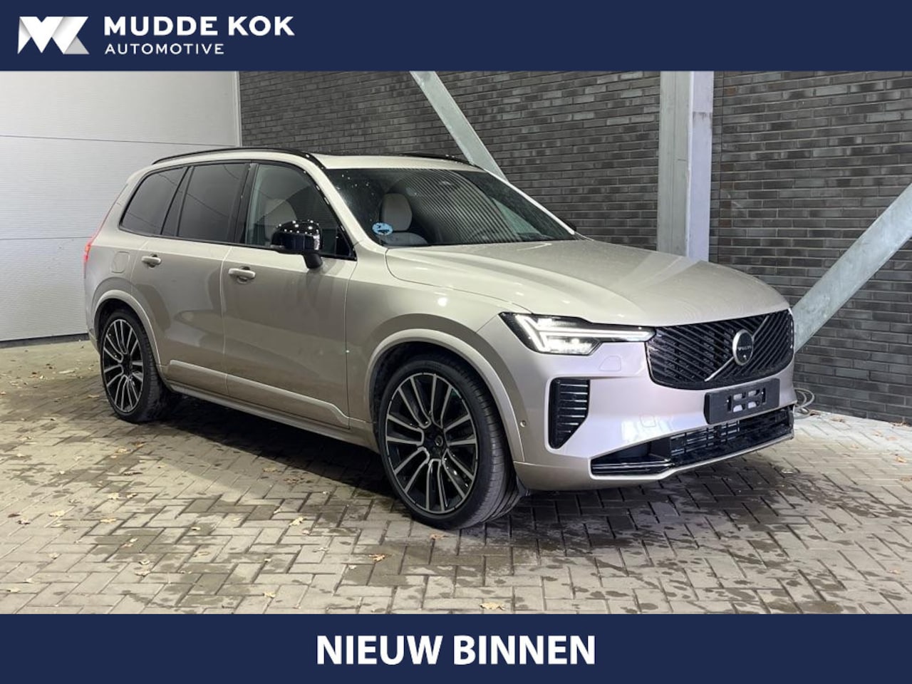 Volvo XC90 - T8 Plug-in hybrid Ultra Dark | Bowers&Wilkins | Luchtvering | Massage | 22 Inch | Trekhaak - AutoWereld.nl