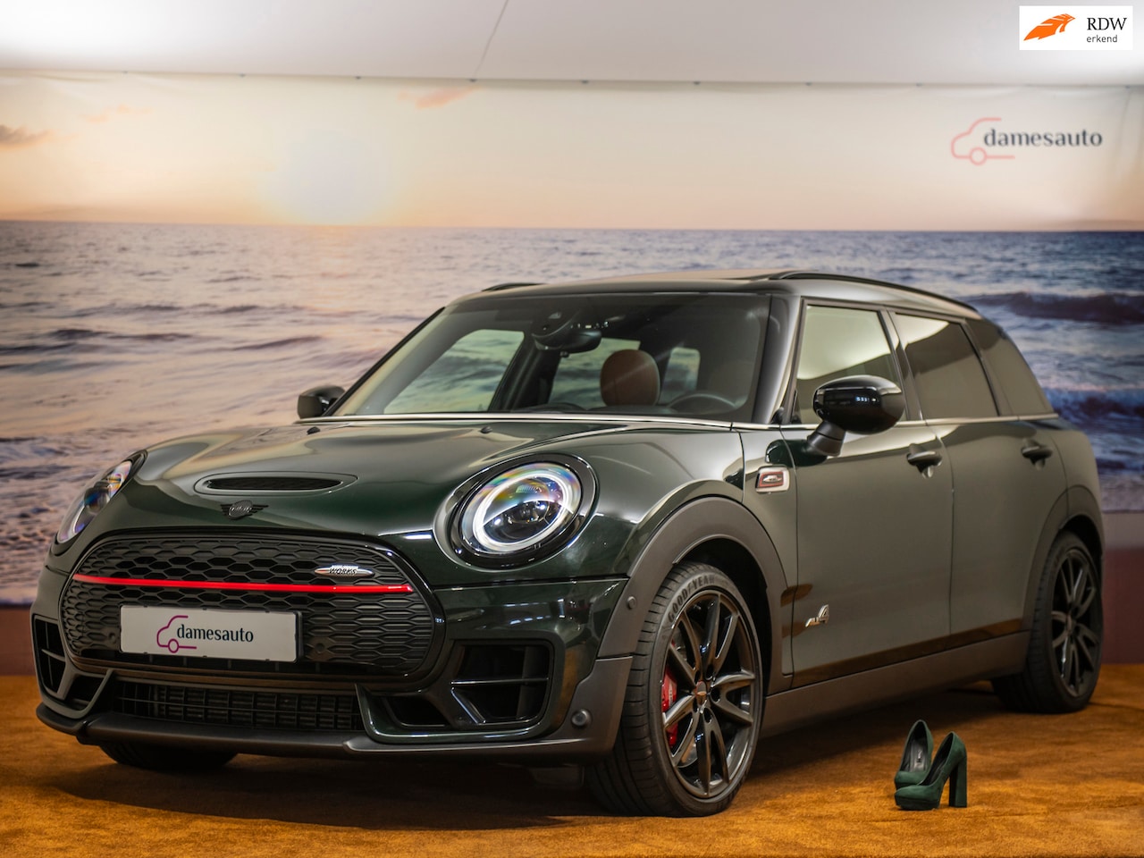 MINI Clubman - 2.0 JCW ALL4 John Cooper Works 2.0 JCW ALL4 John Cooper Works,Rebel Green,Chester bruin leder,Alle opties!!! - AutoWereld.nl