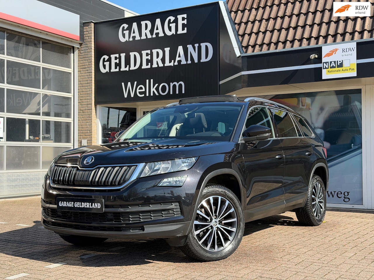 Skoda Kodiaq - 1.5 TSI Sportline 7p. | Bi-Xenon | Pano | Apple/Android | Full-Led | Cruise | Climate | Fu - AutoWereld.nl