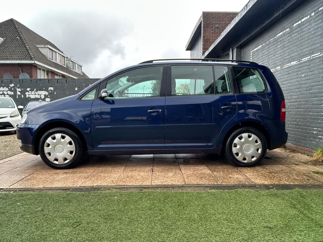 Volkswagen Touran - 1.6-16V FSI Trendline 1.6-16V FSI Trendline - AutoWereld.nl