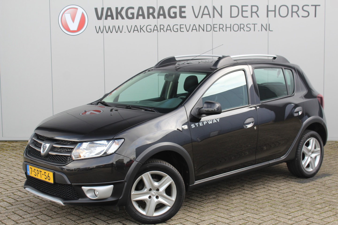 Dacia Sandero Stepway - 0.9-90pk TCe Lauréate. Erg nette, goed onderhouden Dacia. Afkomstig van 1e eig. ! Airco, c - AutoWereld.nl