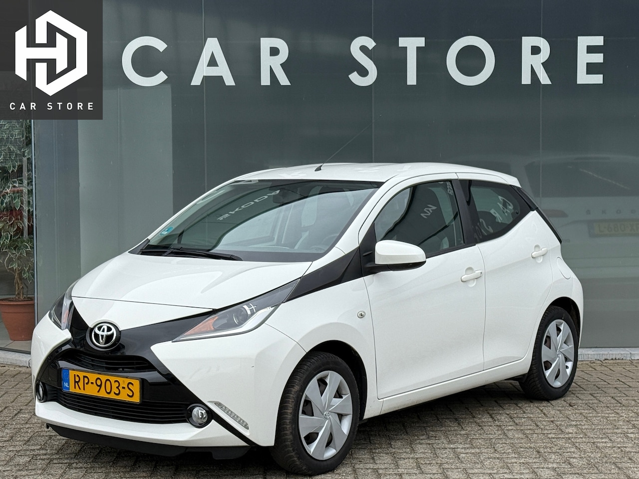 Toyota Aygo - 1.0 VVT-i x-play |Camera|Carplay|Airco - AutoWereld.nl
