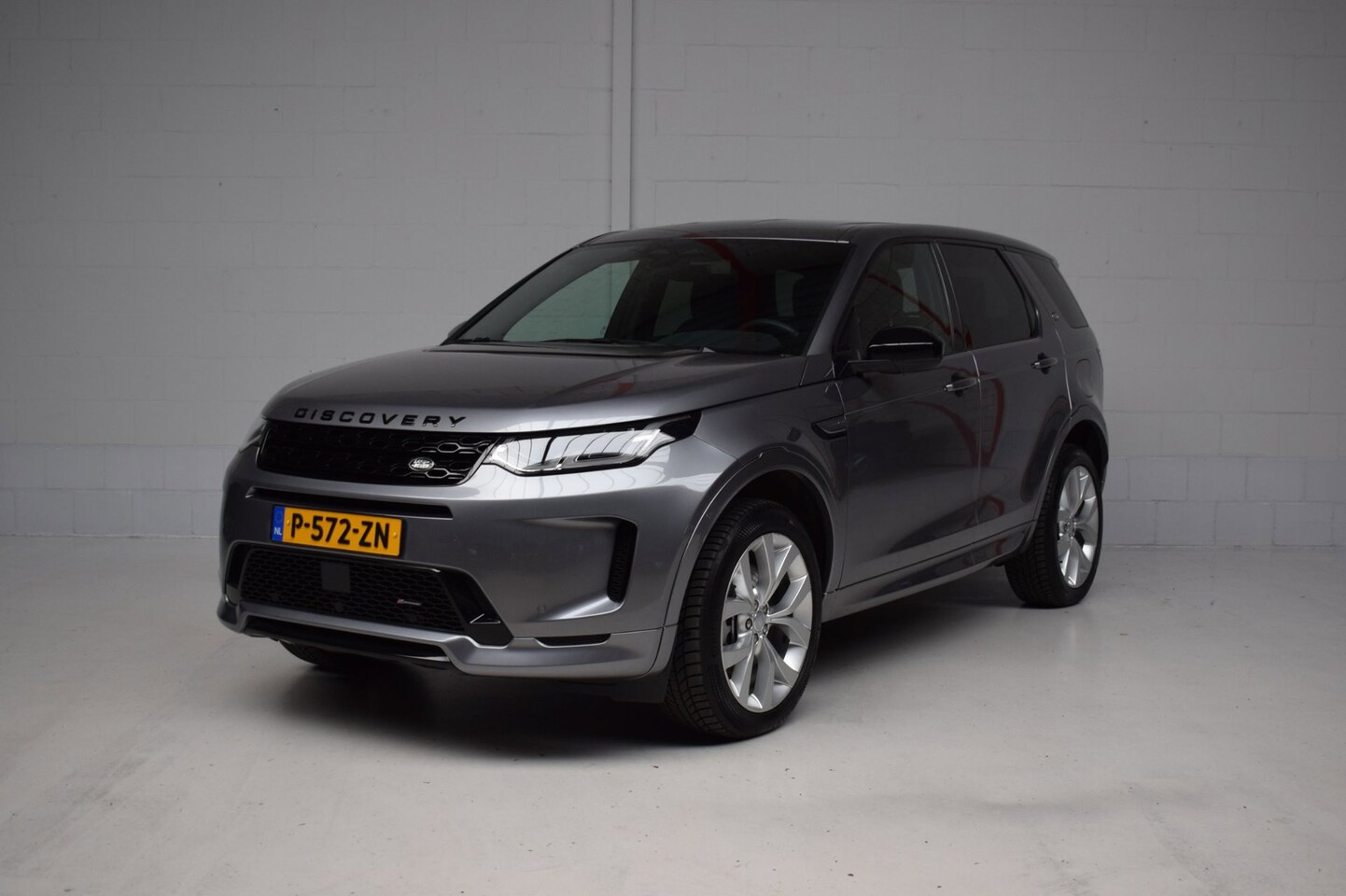 Land Rover Discovery Sport - P300e 1.5 R-Dynamic SE ORG.NED / NAP / LEER / DEALER-ONDERHOUDEN / 20INCH - AutoWereld.nl