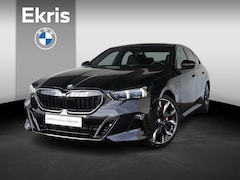 BMW 5-serie - 550e xDrive | M Sportpakket Pro | Innovation Pack | Individual Ruby Black | Bowers & Wilki
