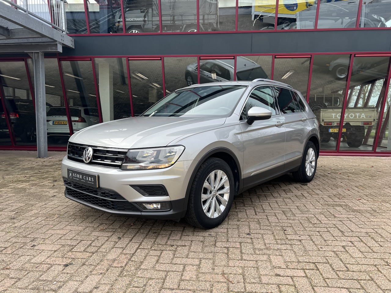 Volkswagen Tiguan - 1.4 TSI Comfortline Business | ACC | PDC | Stoelverw./massage | Navi | Elektr. klep | - AutoWereld.nl