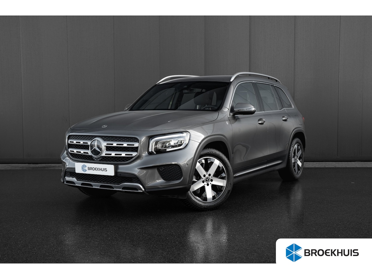 Mercedes-Benz GLB - 200 Premium Plus 163 PK Trekhaak | Matrix led koplampen | Achterbank verstelbaar | Verwarm - AutoWereld.nl