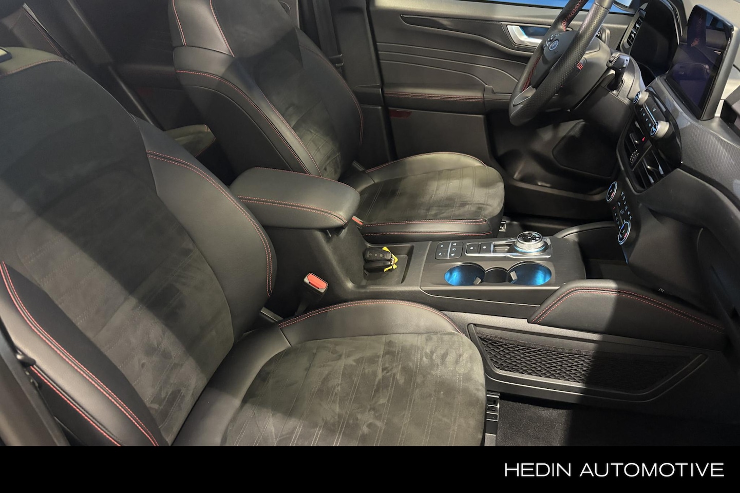 Ford Kuga - 2.5 PHEV ST-Line X Panoramadak Full Option - AutoWereld.nl