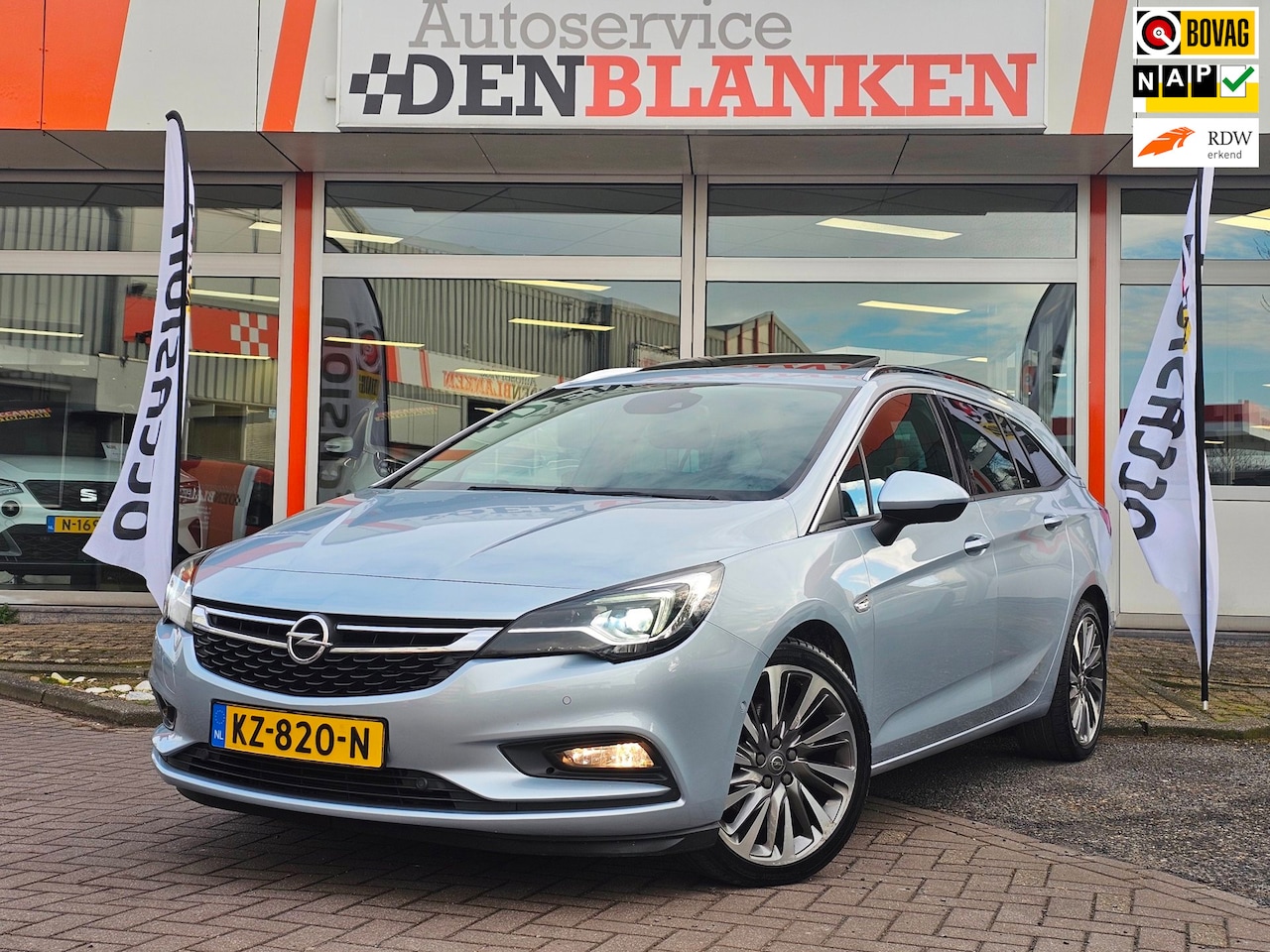 Opel Astra Sports Tourer - 1.6 Innovation 200pk BJ.2017 / Navi / Schuifdak / Leder / Keyless / LED / Trekhaak !! - AutoWereld.nl