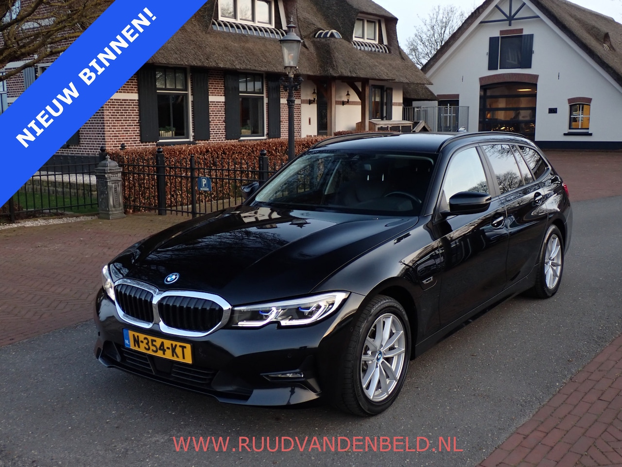 BMW 3-serie Touring - 320e Business Edition Plus ACC / CARPLAY / CAMERA / TREKHAAK / LEER - AutoWereld.nl
