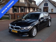 BMW 3-serie Touring - 320e Business Edition Plus ACC / CARPLAY / CAMERA / TREKHAAK / LEER