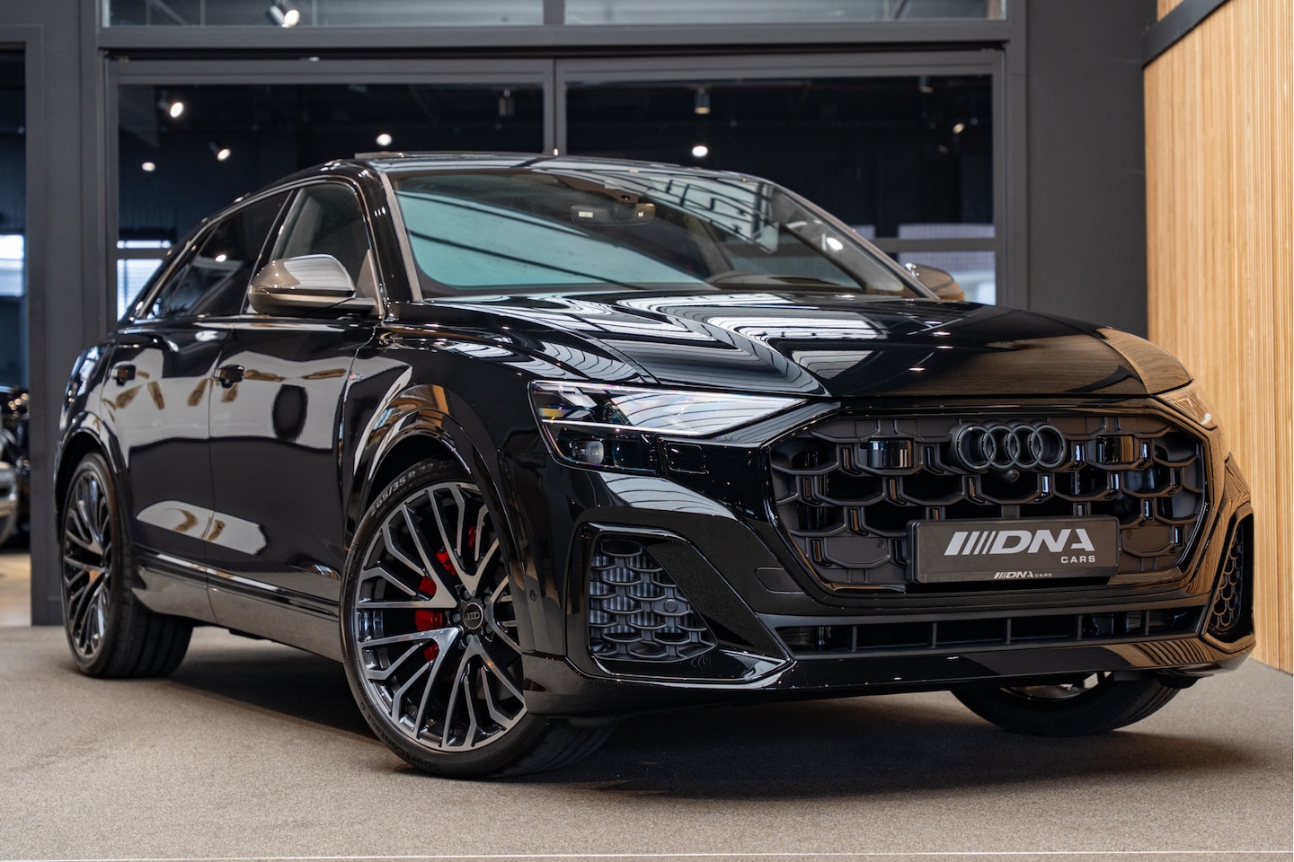 Audi Q8 - 60 TFSI e B&O Trekhaak Carbon Pano Competition 60 TFSI e quattro Pro Line S Competition - AutoWereld.nl