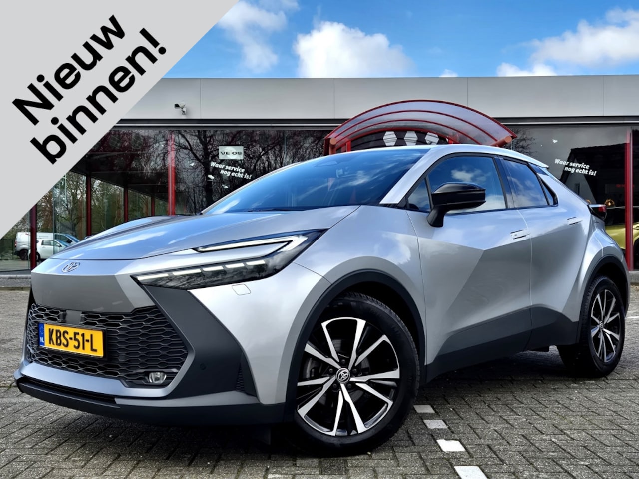 Toyota C-HR - 1.8 Hybrid Automaat Dynamic | Stoelverwarming | Navigatie - AutoWereld.nl
