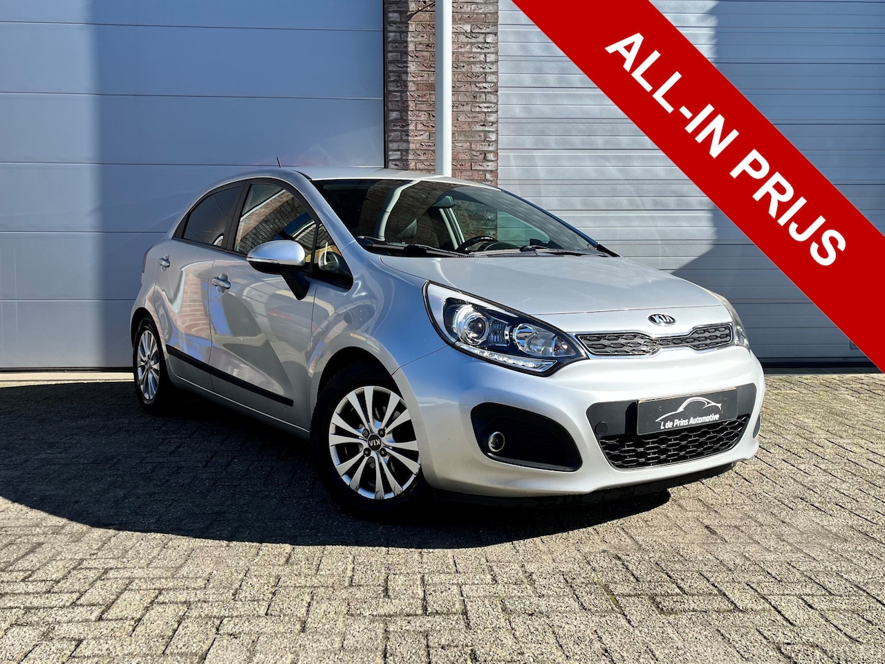 Kia Rio - 1.2 CVVT World Cup Edition N.A.P/Dealer OH/Leder/Trekhaak/Garantie - AutoWereld.nl