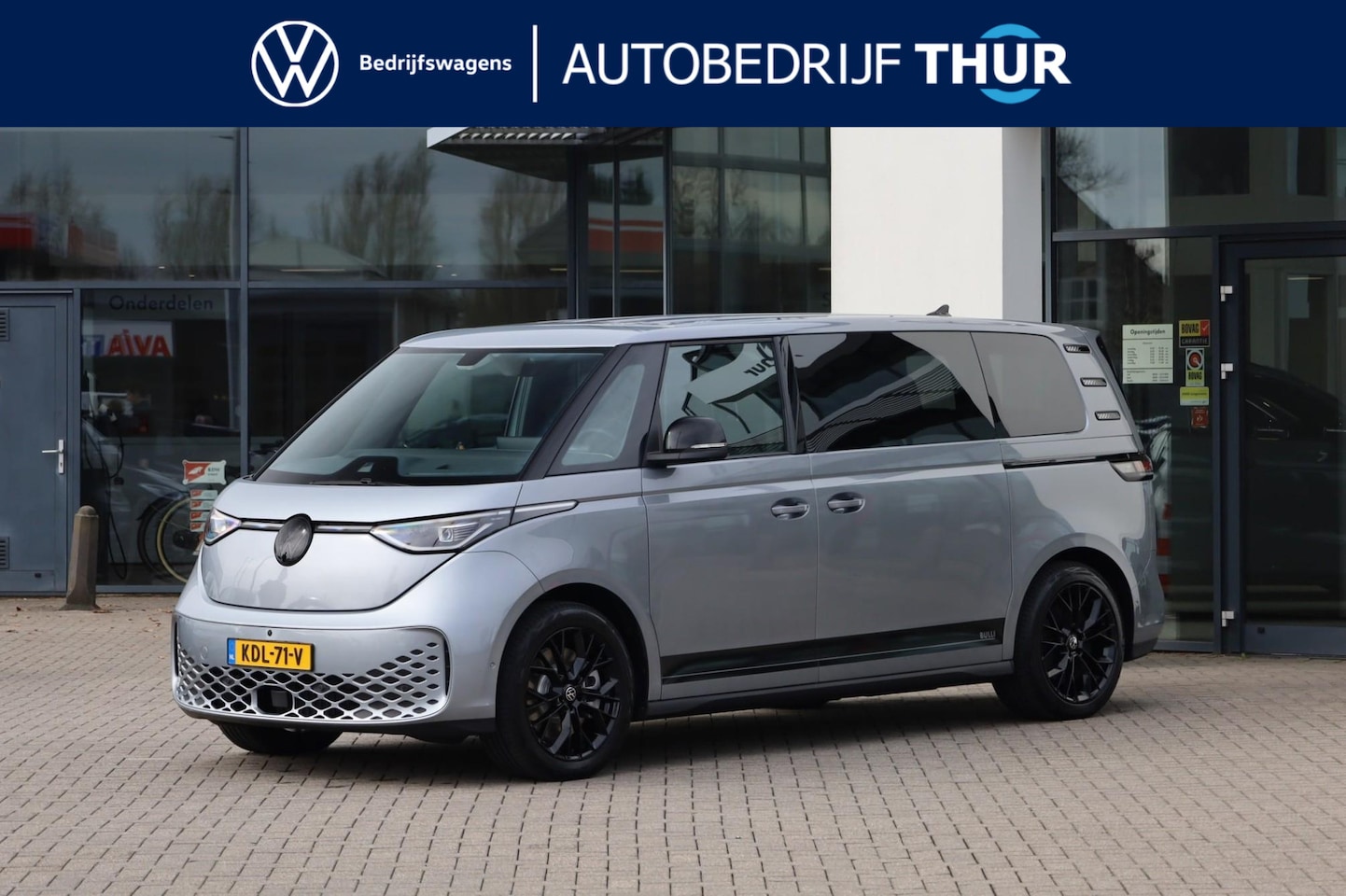 Volkswagen ID. Buzz - Pro Bulli Limited Edition 86 kWh LWB 7p. Pro Bulli Limited Edition 86 kWh LWB 7p. 286PK / 210kW, LED Matrix (IQ.Lights), 360° rondo - AutoWereld.nl