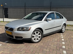 Volvo S40 - 1.8 |Kinetic| |CruiseControl| |Camera| |Trekhaak|