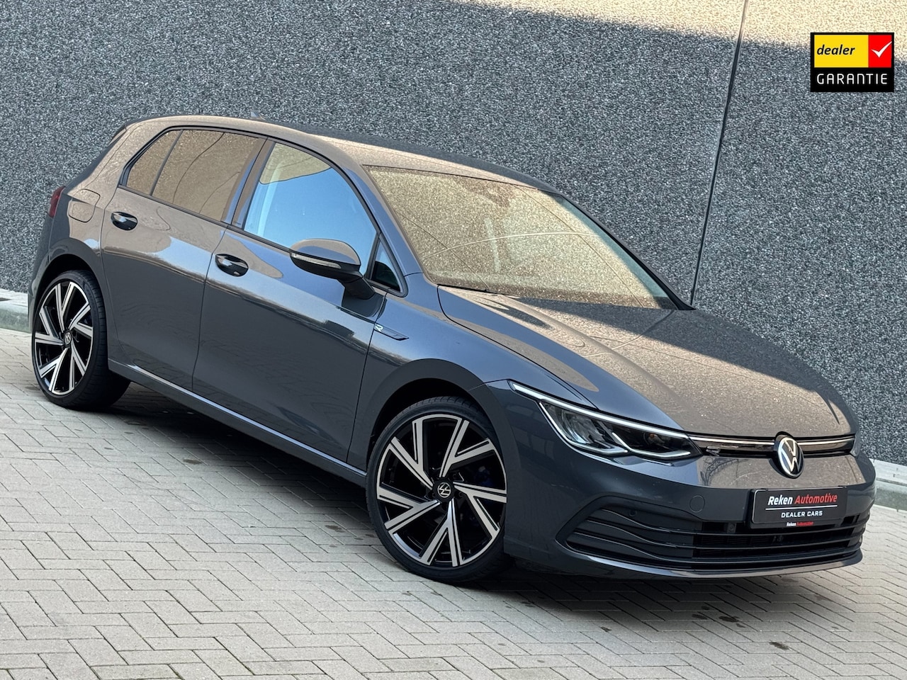 Volkswagen Golf - 1.0 TSI R-line Cruise Clima Carplay 19 Inch - AutoWereld.nl