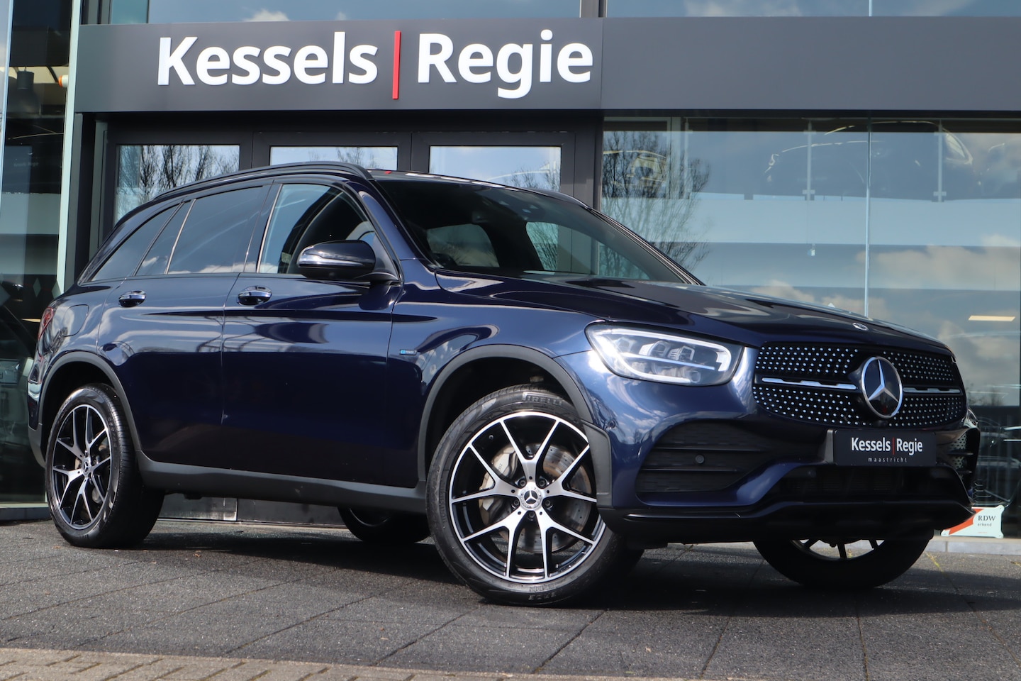 Mercedes-Benz GLC-klasse - 300e 4MATIC AMG Night Memory Distronic Ambient 360 Stoelkoeling/Massage Keyless Stuurverwa - AutoWereld.nl