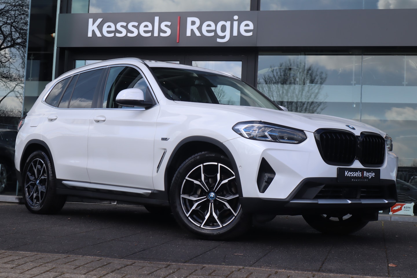 BMW X3 - xDrive30e Pano Memory HuD ACC Stoelkoeling Laser El.Haak Keyless Leer Ambient Camera Bliss - AutoWereld.nl