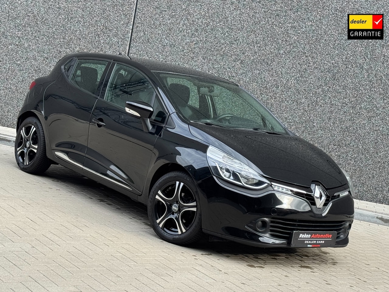 Renault Clio - 1.2 Expression Led Navigatie Cruise Controle Ac - AutoWereld.nl