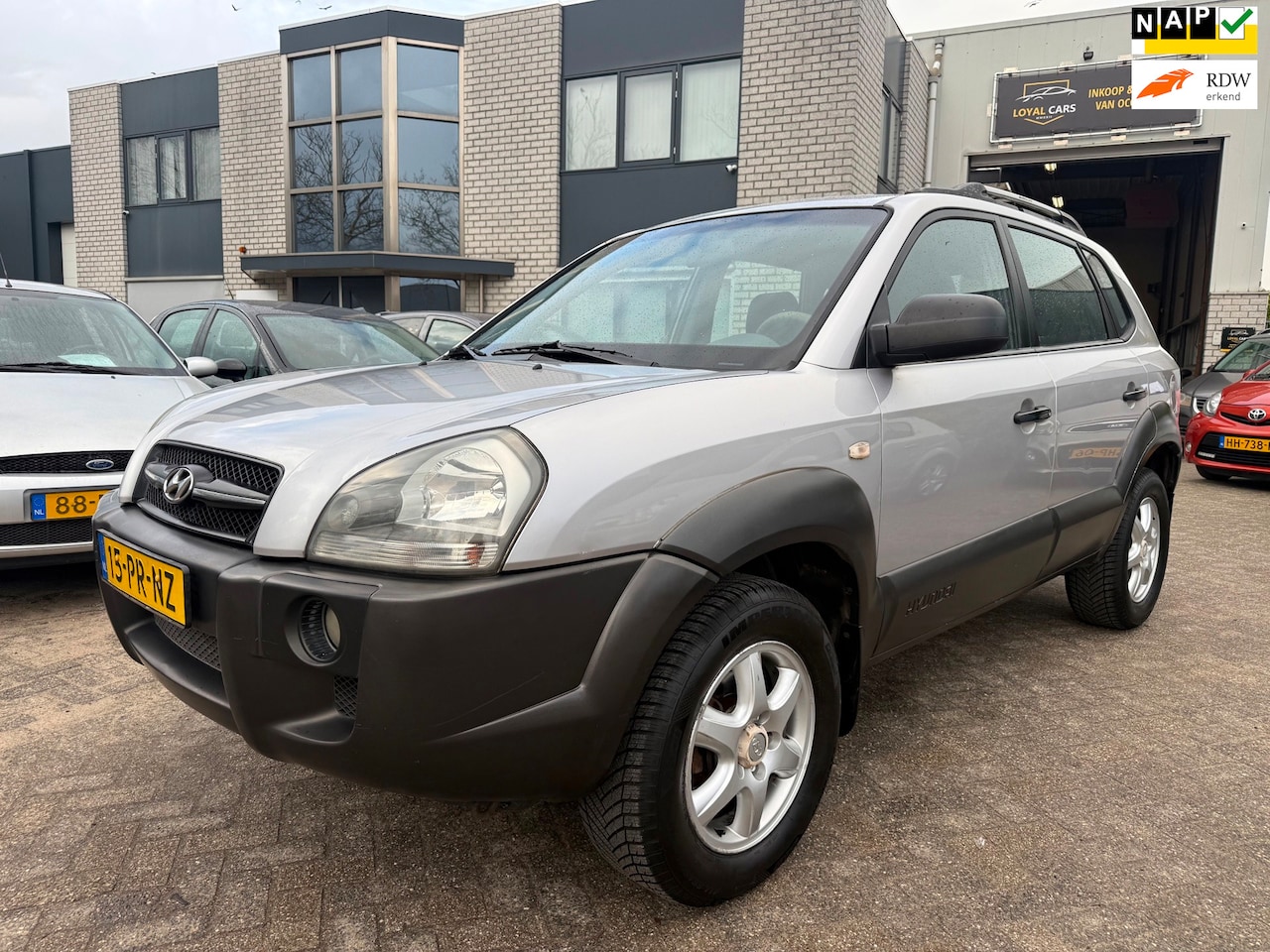 Hyundai Tucson - 2.0i Active Airco Elektr Ramen Radio - AutoWereld.nl