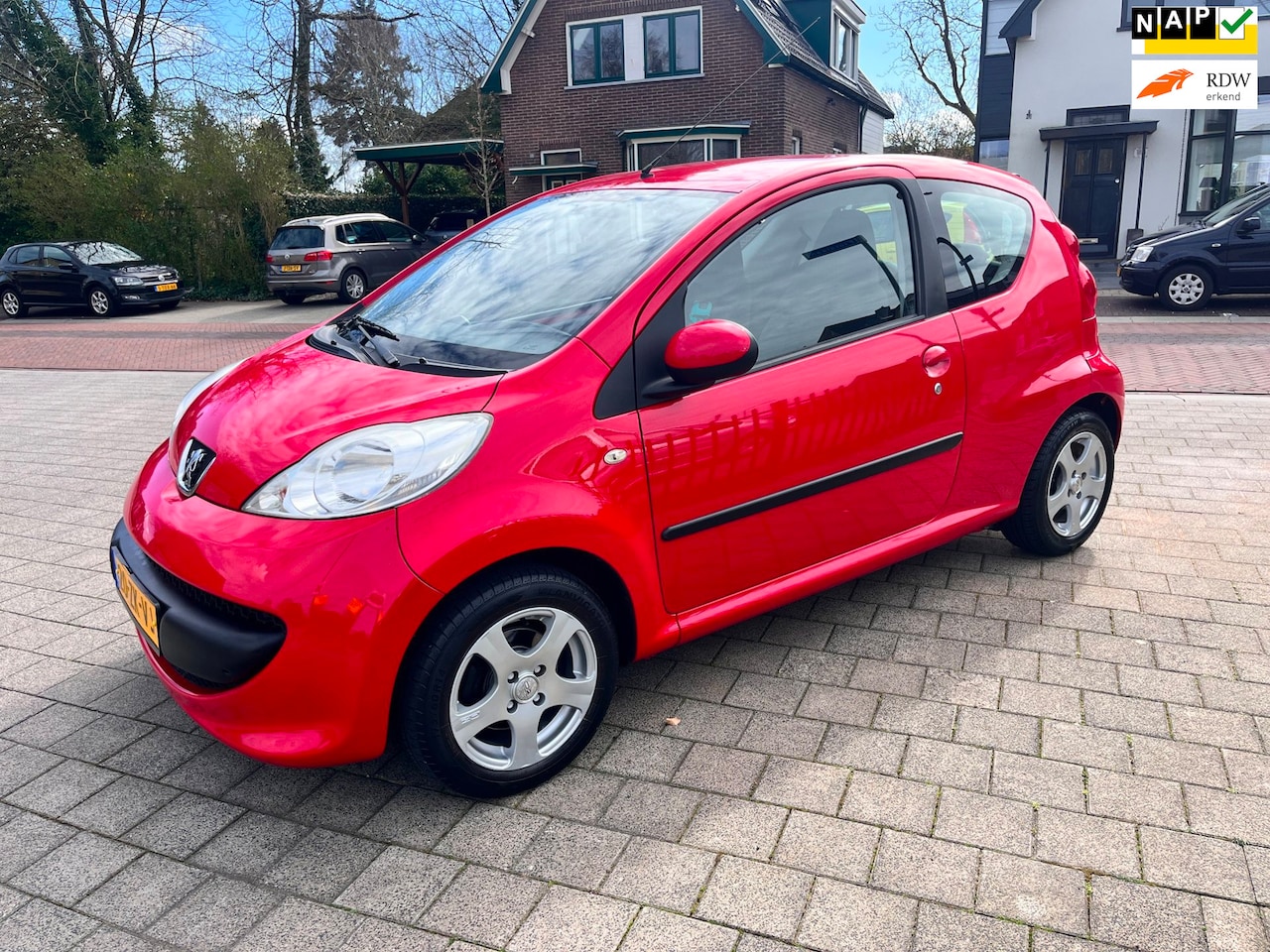Peugeot 107 - 1.0-12V XS Isofix Airco LM APK NL Auto Inruilkoopje NAP - AutoWereld.nl