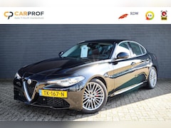 Alfa Romeo Giulia - 2.0T Super / VELOCE INT. / XENON / NAVI / TREKH