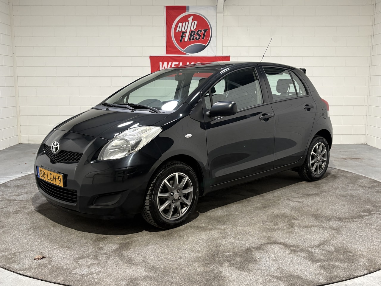 Toyota Yaris - 1.3 VVT-i Comfort 1.3 VVTi Comfort, 100% onderhouden, Airco, Lichtmetaal, Isofix, 5 deurs, 2e eigenaar, Prij - AutoWereld.nl