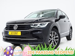 Volkswagen Tiguan - 1.4 TSI eHybrid Elegance | Panoramadak | Adaptive Cruise | Dodehoekdetectie | Virtual | LE