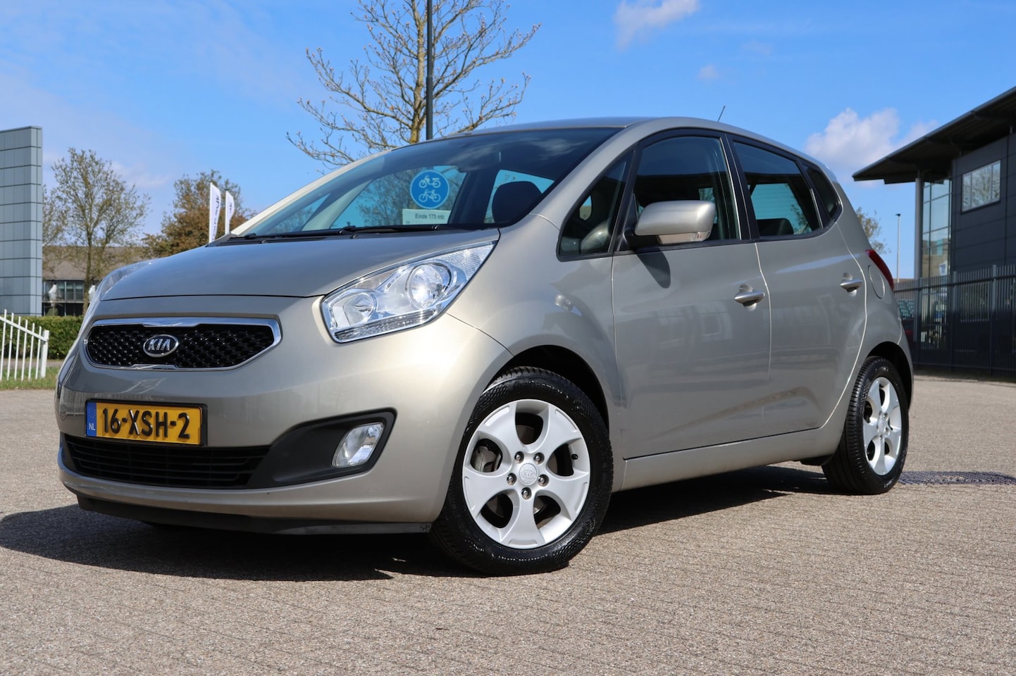 Kia Venga - 1.6 CVVT X-ecutive Automaat | Trekhaak| Lage Km Stand! - AutoWereld.nl
