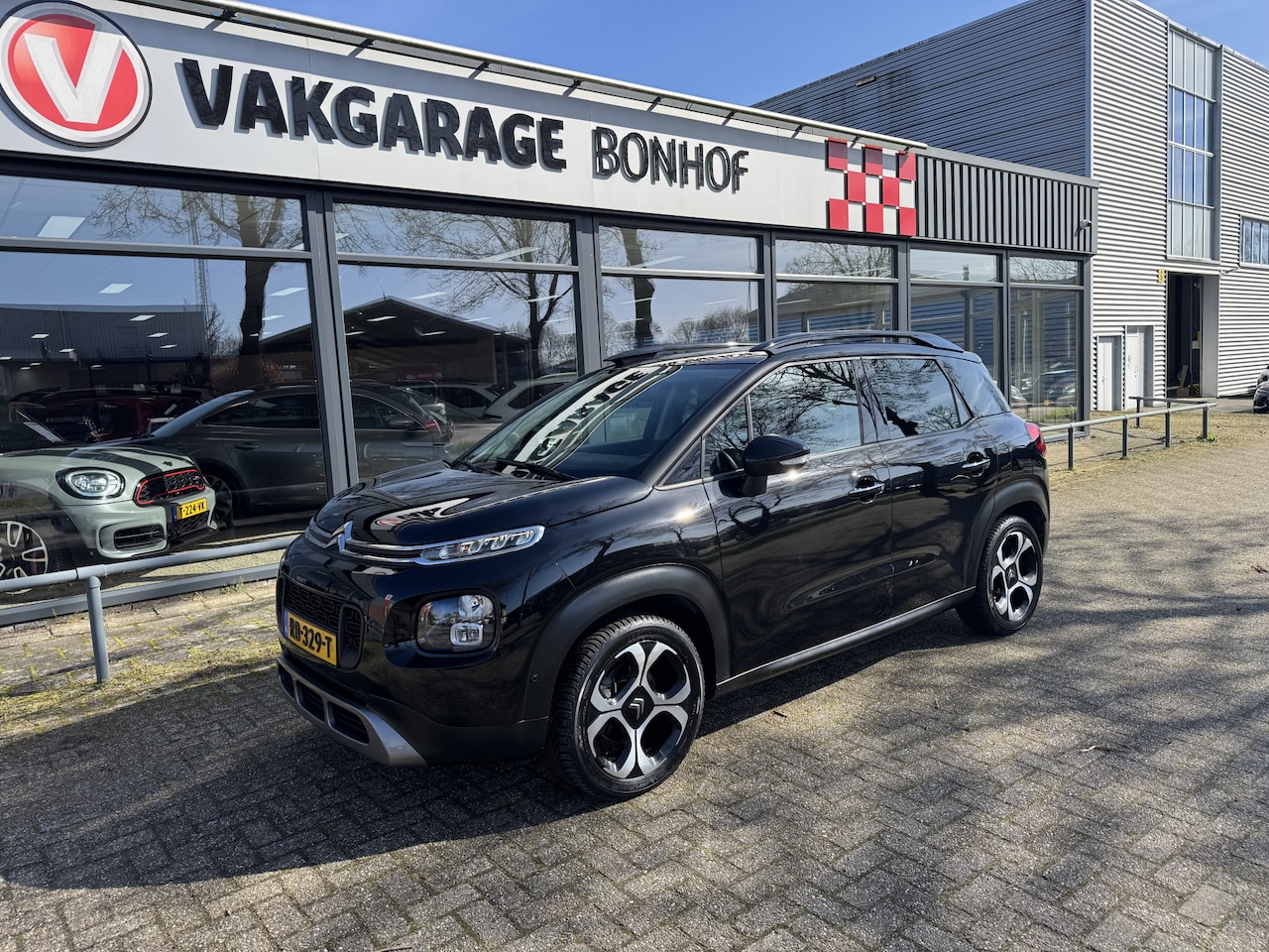 Citroën C3 Aircross - 1.2 PureTech S&S Shine PANO-CAMERA-TREKHAAK - AutoWereld.nl