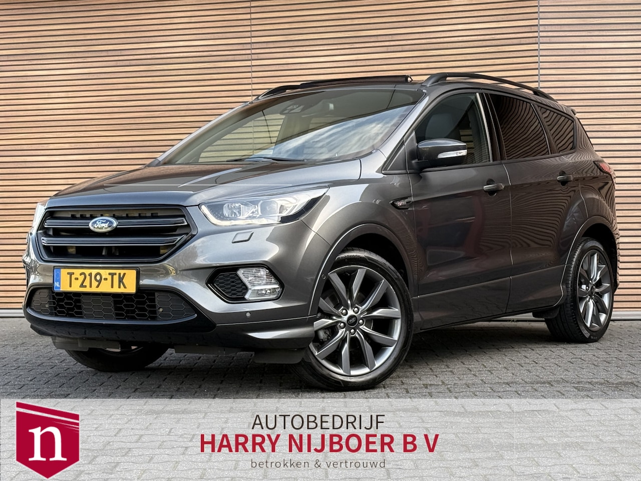 Ford Kuga - 1.5 EcoBoost ST Line Panodak / Camera / Trekhaak / Clima / Winterpakket! - AutoWereld.nl